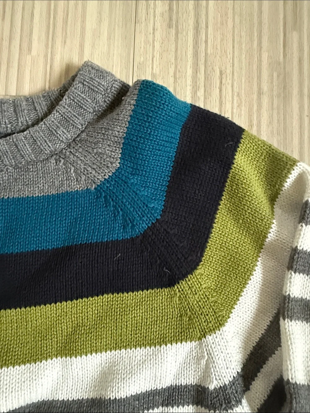 Gymboree sweater, like new, size 7-8